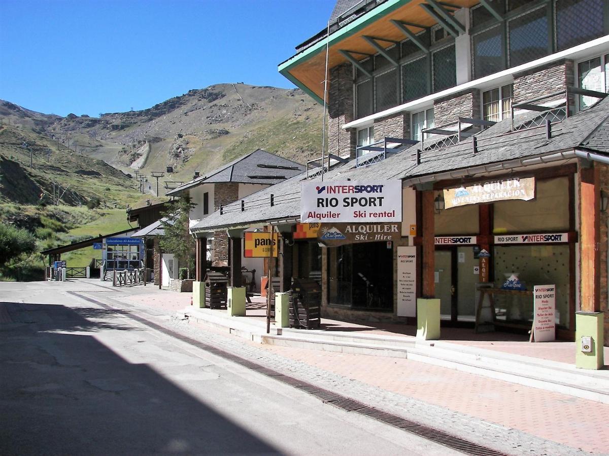 Todosierranevada Zona Baja -Plaza Principal-Junto A Los Telecabinas เซียร์ราเนบาดา ภายนอก รูปภาพ