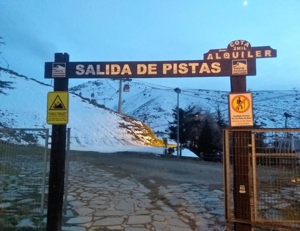 Todosierranevada Zona Baja -Plaza Principal-Junto A Los Telecabinas เซียร์ราเนบาดา ภายนอก รูปภาพ